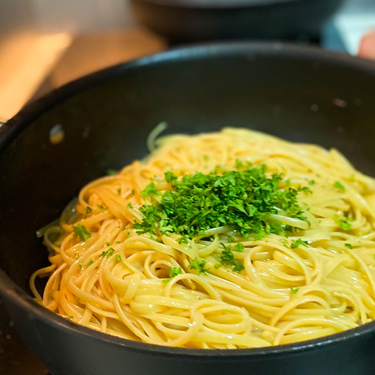 Pasta with Garlic & Olive Oil (Aglio e Olio) - Cooking with Rich